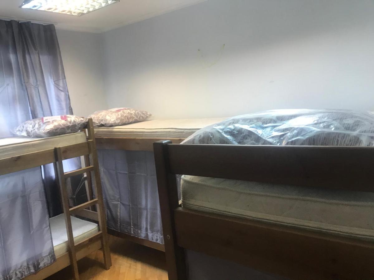 Ararat-Shulyavskaya Hostel Kiev Eksteriør bilde